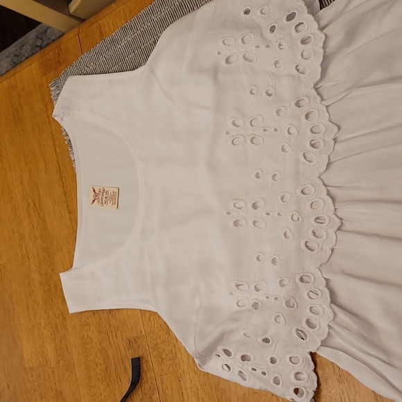 New white dress - Picture 3 of 6